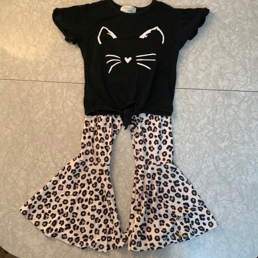 Girls Size 6 Cheetah Print Bell Bottoms with Kitty Face Top